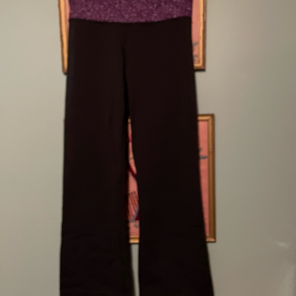 Lululemon Athletica Black and Purple Leggings Sleek Design